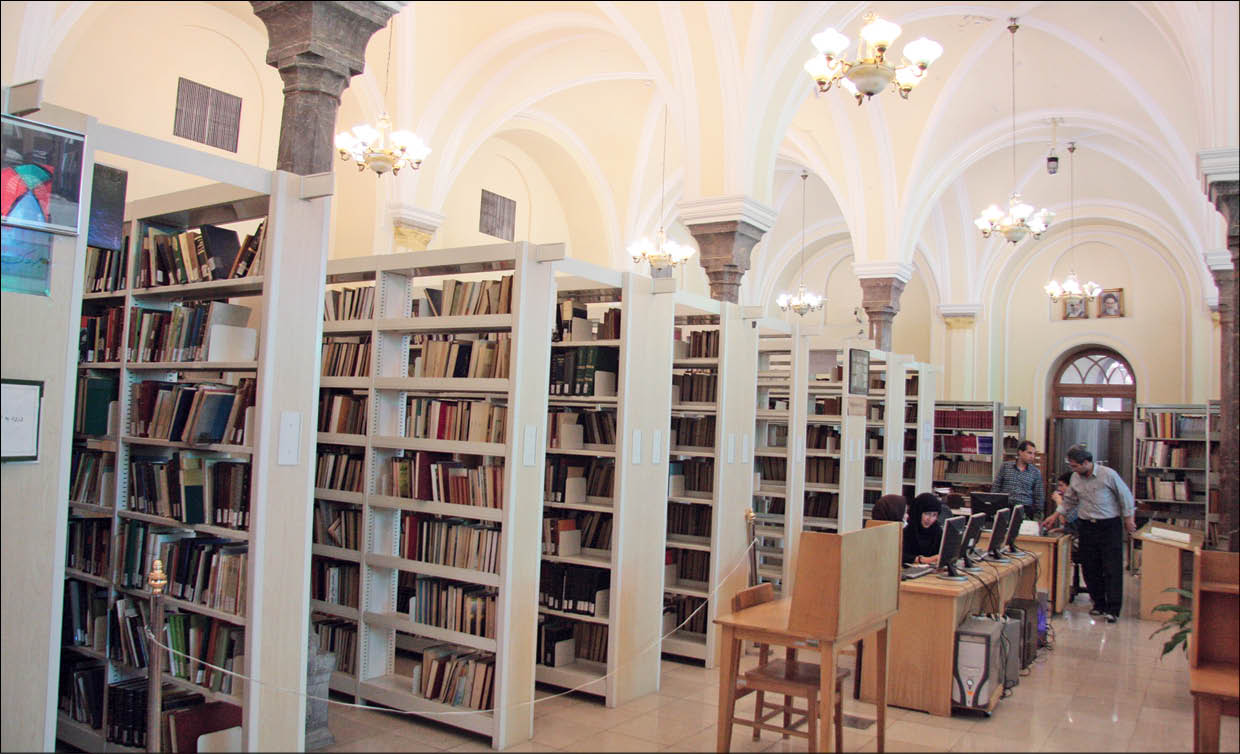 گشت‌و‌گذار در خاص‌ترین محل‌های پایتخت که با کتاب مأنوس هستند