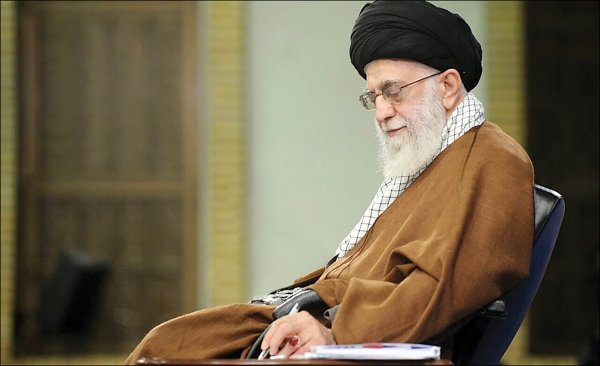 ایستاده در سمت درست تاریخ