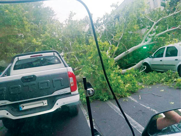 140 حادثه در توفان تهران