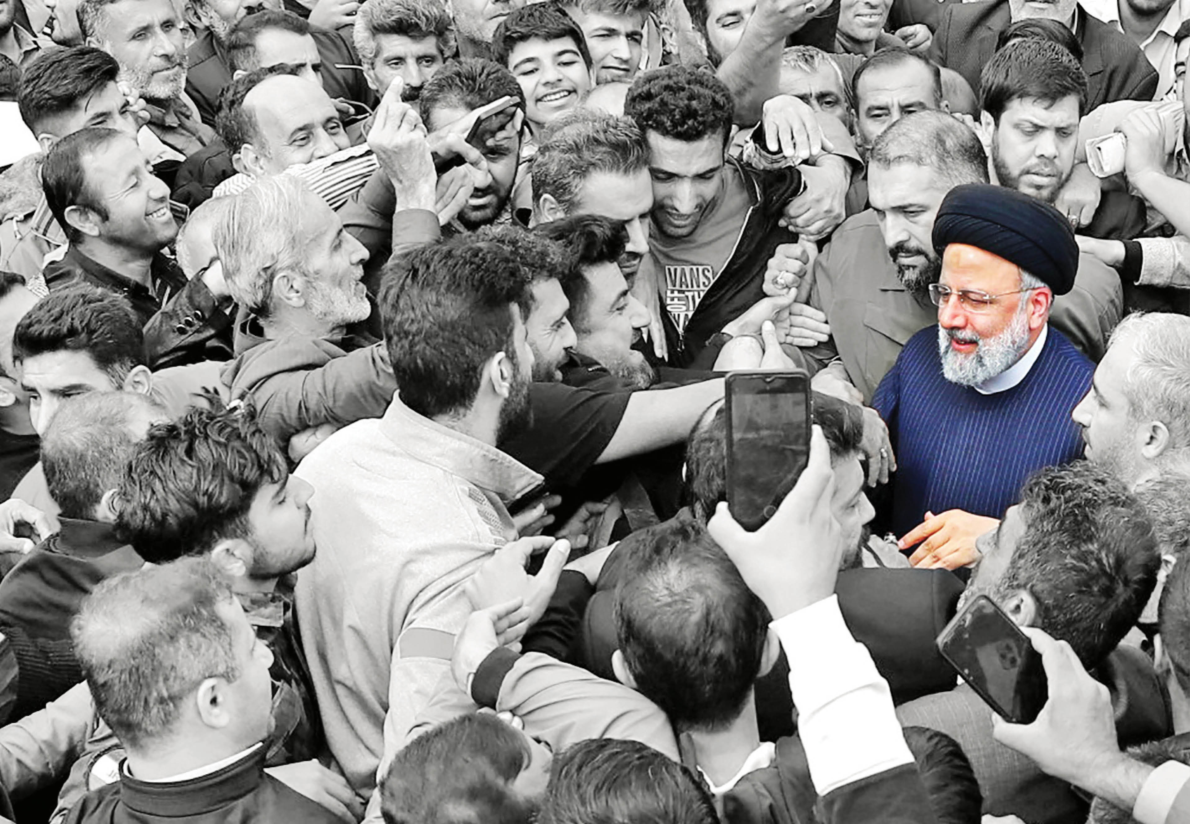 رهبر انقلاب: رئیسی عزیز خستگی‌ نمی‌شناخت