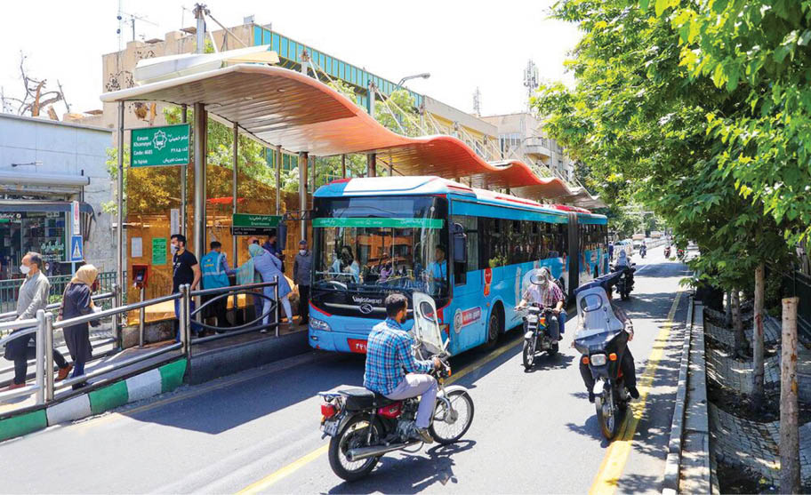 عقاب قانون بالای سر ۹۰۰ هزار موتورسوار متخلف