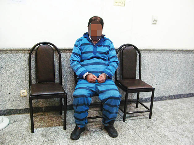 خانه همسایه، زندان گروگان 8ساله