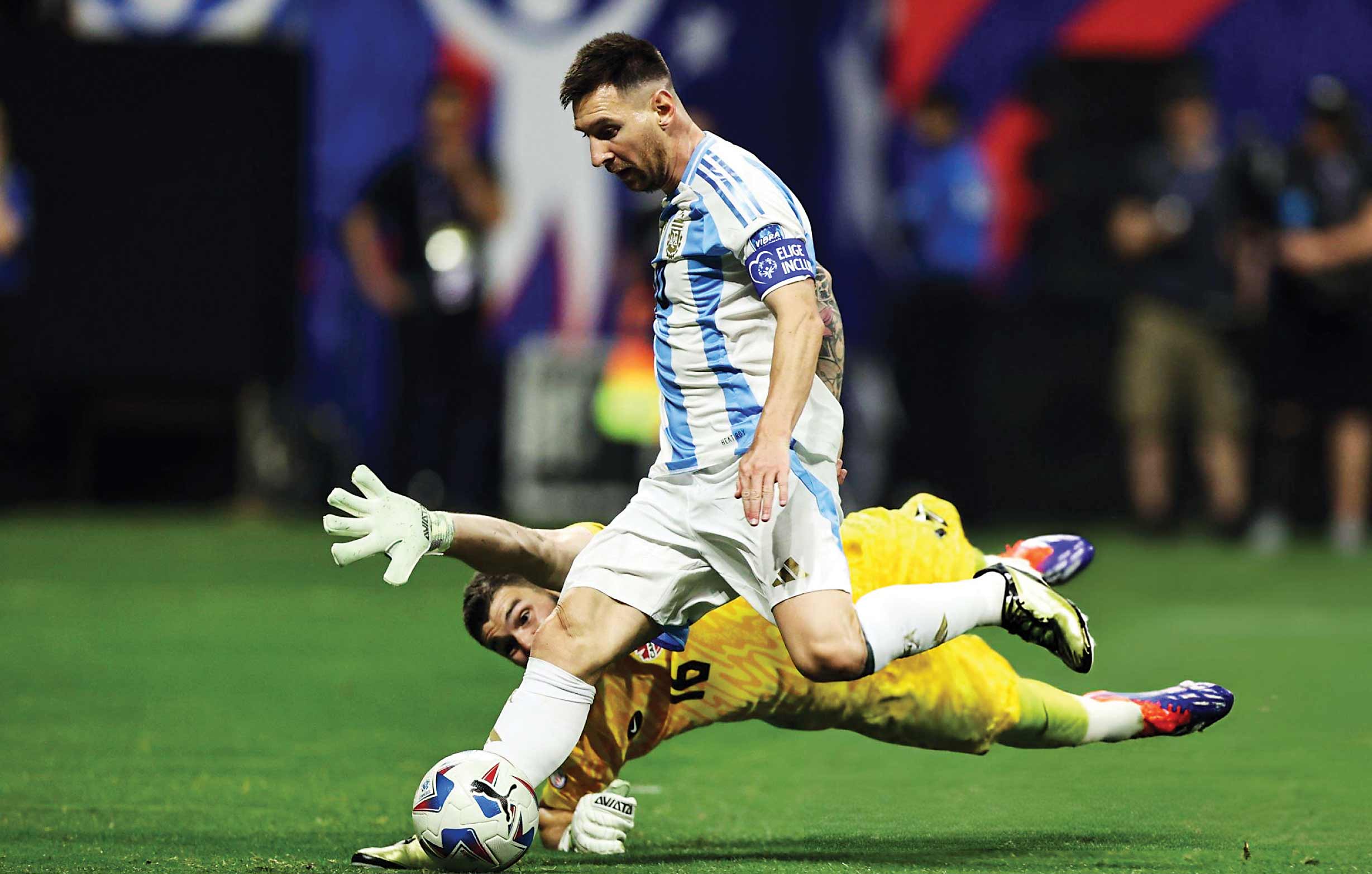 کفش طلای لاتین