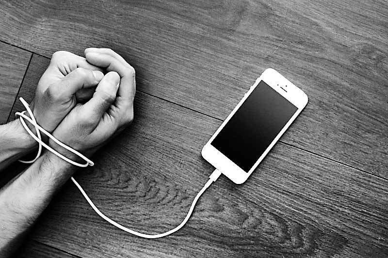 آنلاین نشو عزیز