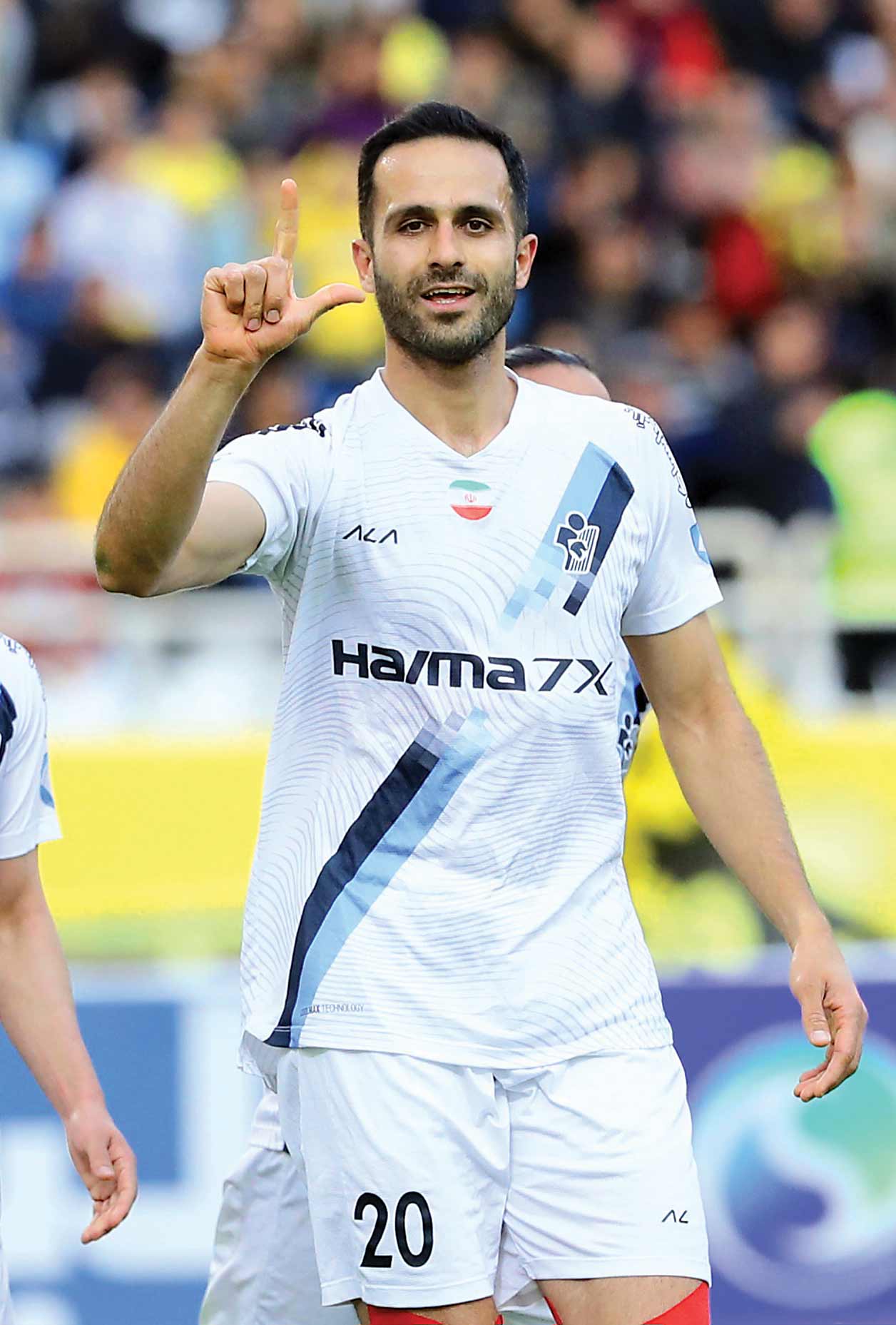 ترجیح می‌دهم در ایران بازی کنم