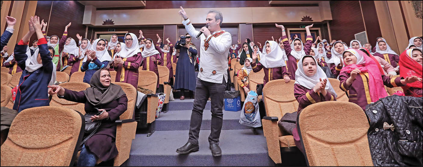 مهدی گروسی، معاون دبیرخانه راهبردی مشارکت‌های محله‌ای عنوان‌کرد