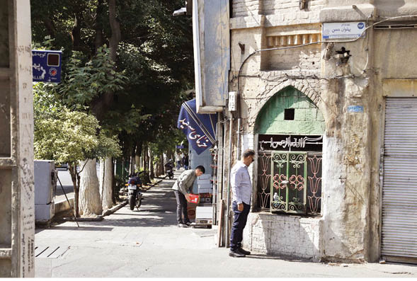 آب اینجا از یخچال خانوادگی تختی تأمین می‌شد