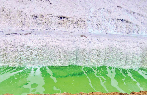 اولین آبشار نمکی جهان