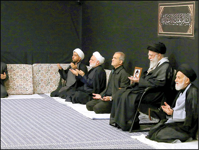 اقامه عزای امام‌حسین ع با حضور رهبر معظم انقلاب