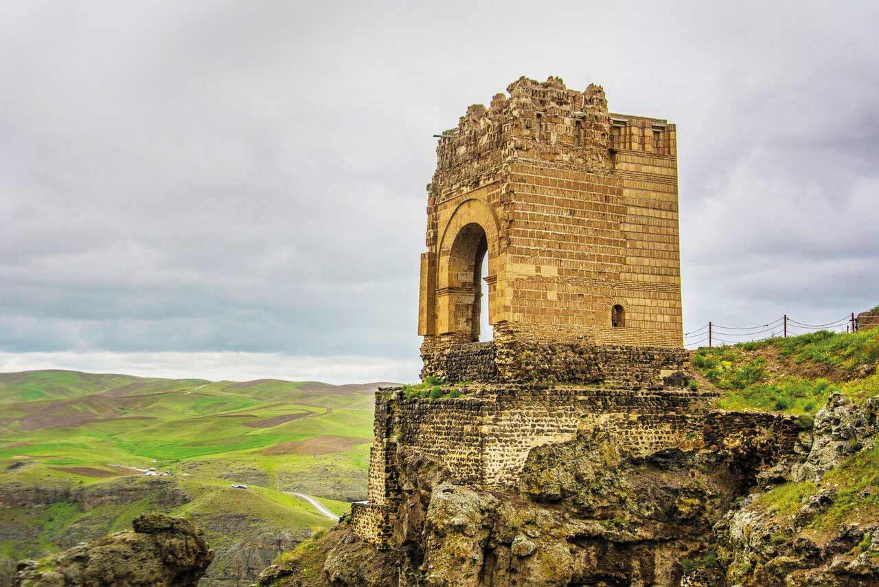 کاوه‌آهنگر، اینجا ضحاک را شکست داد