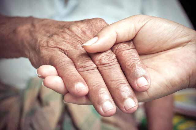 چند می‌گیری پرستارم باشی؟