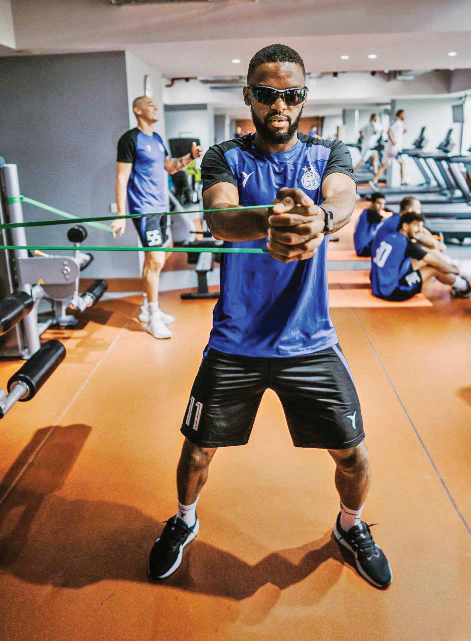 چشم راست استقلال باز شد