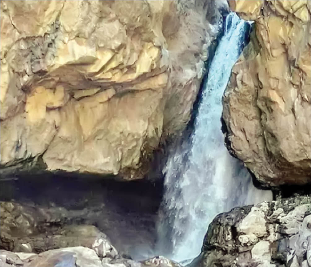 تفریح‌تابستانی کنار آبشارهای تهران