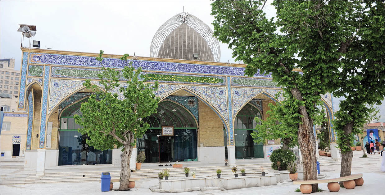 بقعه‌های امامزادگان و گلزارهای شهدا در شمیران پر تعدادند