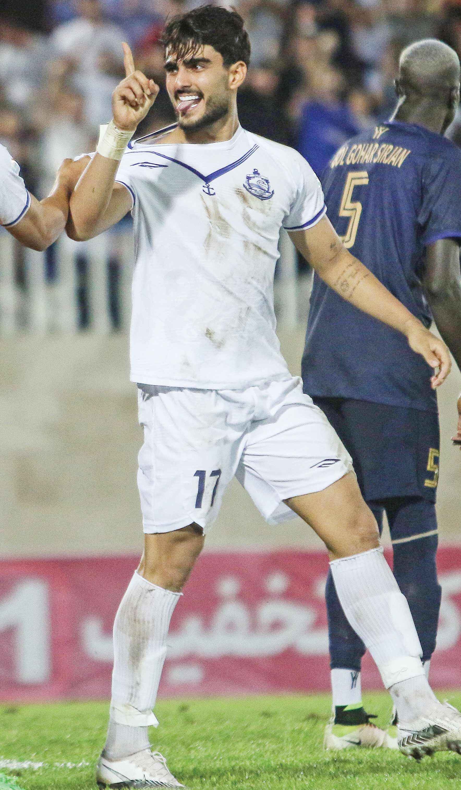 خارجی‌ها در تعقیب ایرانی 19ساله