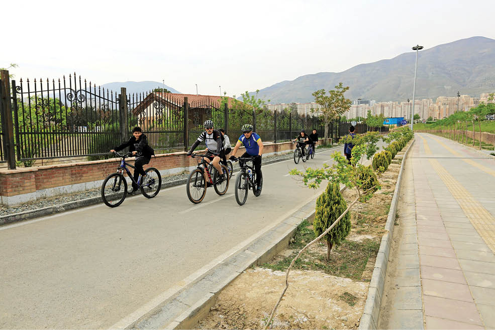 پیست دوچرخه‌سواری دریاچه