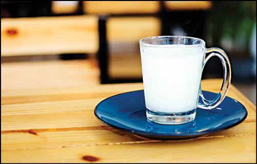 خواص یک لیوان شیر گاو