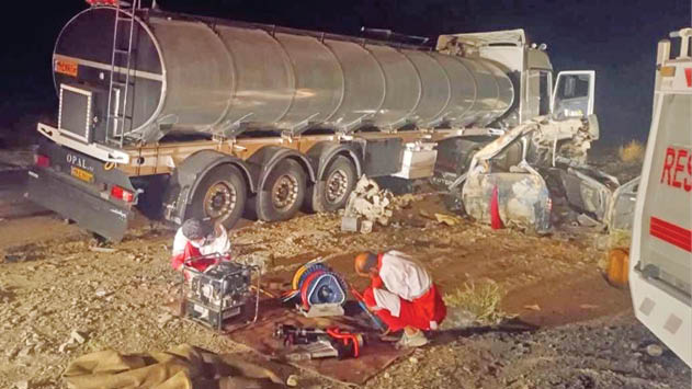 جان باختن 11سرنشین یک وانت