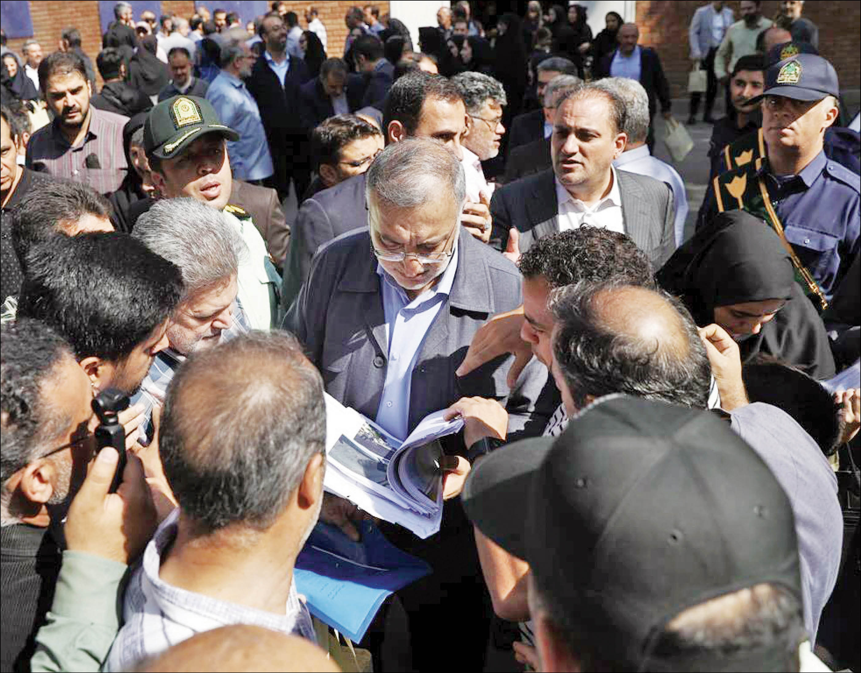 قرار خدمت شهردار با مردم