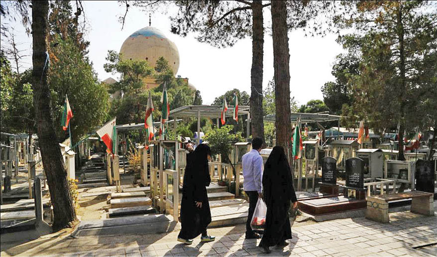 اتمام بهسازی مزار شهدا تا آخر سال