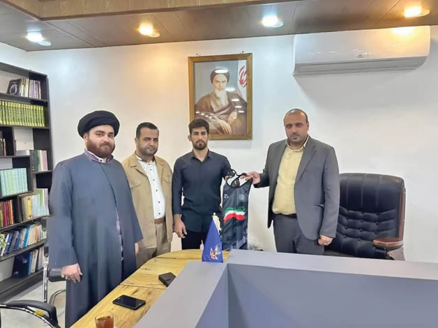 آزادی ۵ زندانی به کمک قهرمان جهان