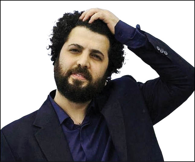 سعید روستایی یک تئاتر روی صحنه می‌برد