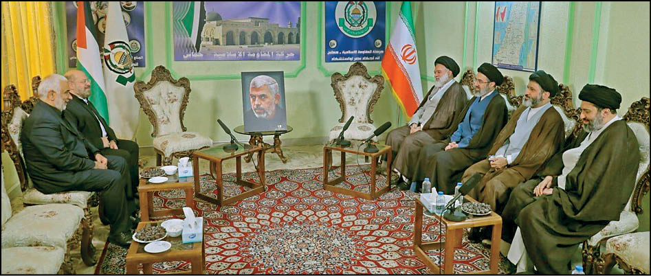 ابلاغ پیام کمک به غزه توسط فرزندان رهبری