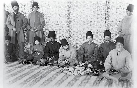 نخستین کسانی که سبزی مقامات را پاک کردند