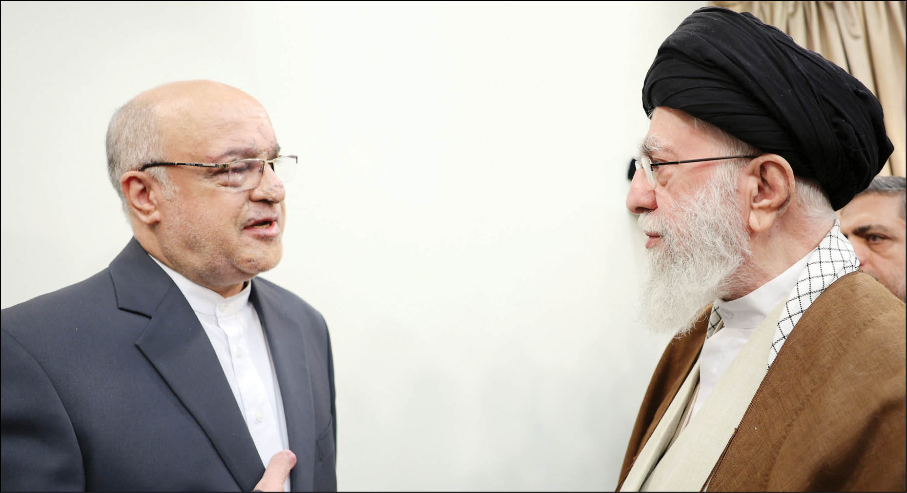 جهاد دیپلماتیک در میانه میدان