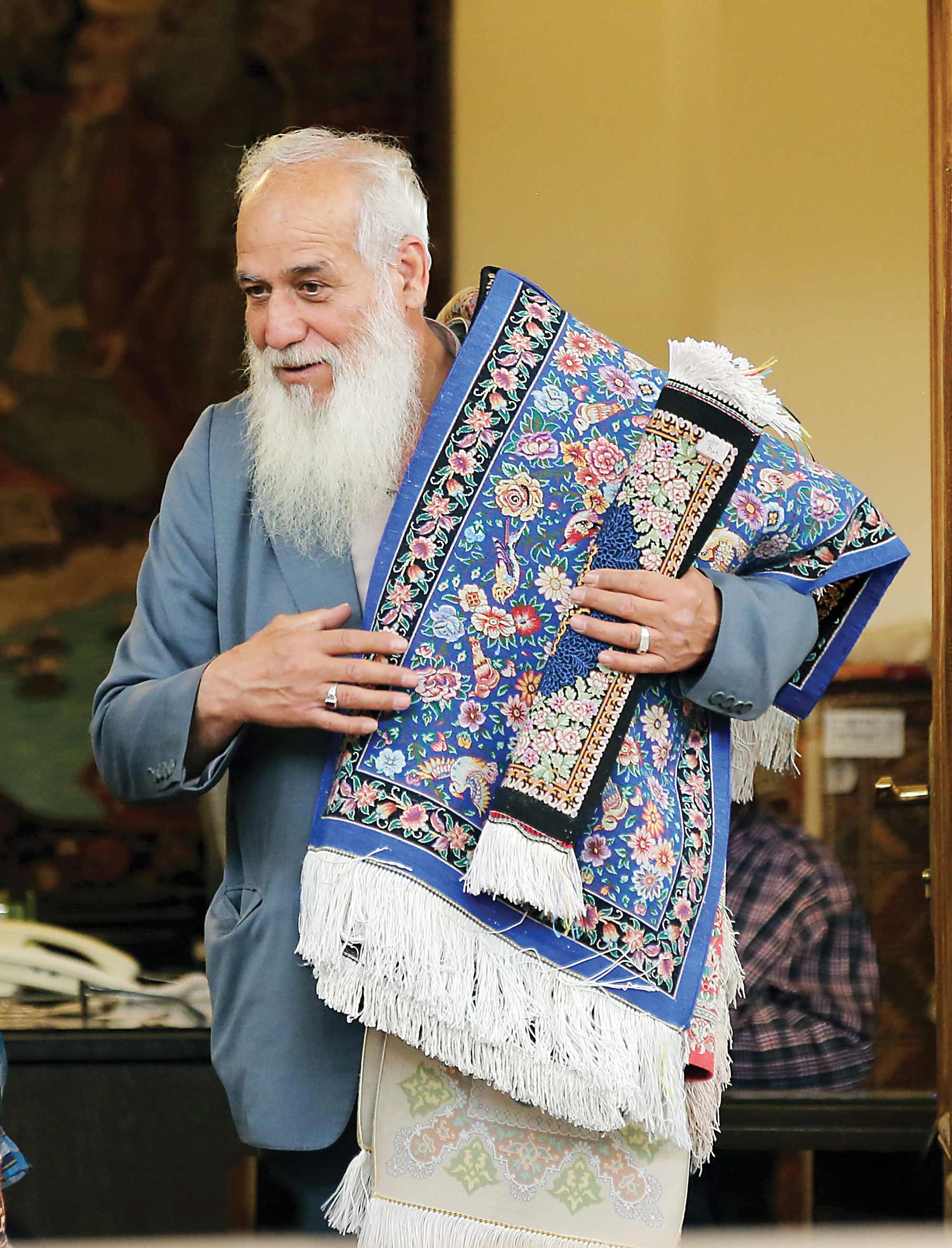 بازار خوش آب و رنگ‌