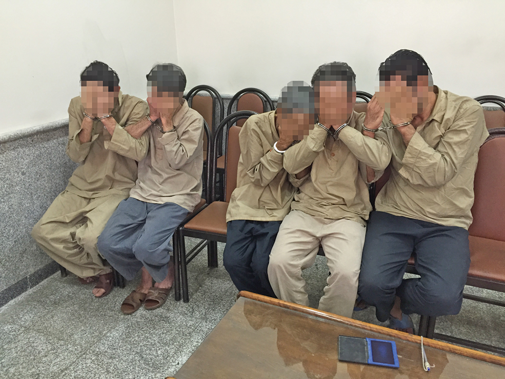 اعضای این باند تاجری را ربوده و در اعماق چاه زندانی کرده بودند