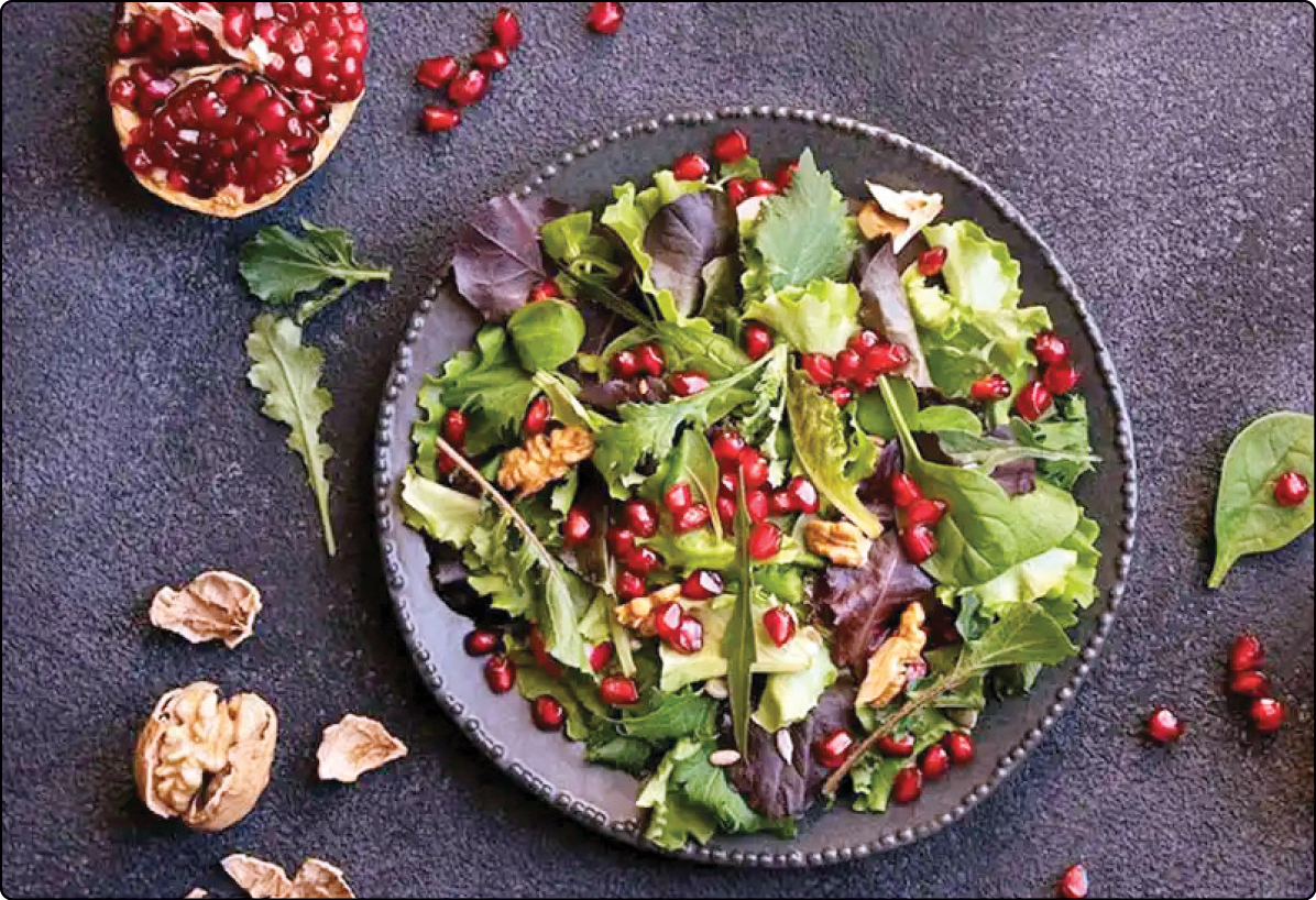 فوت و فن استفاده از انواع صیفی و انار برای سالادهای خوشمزه