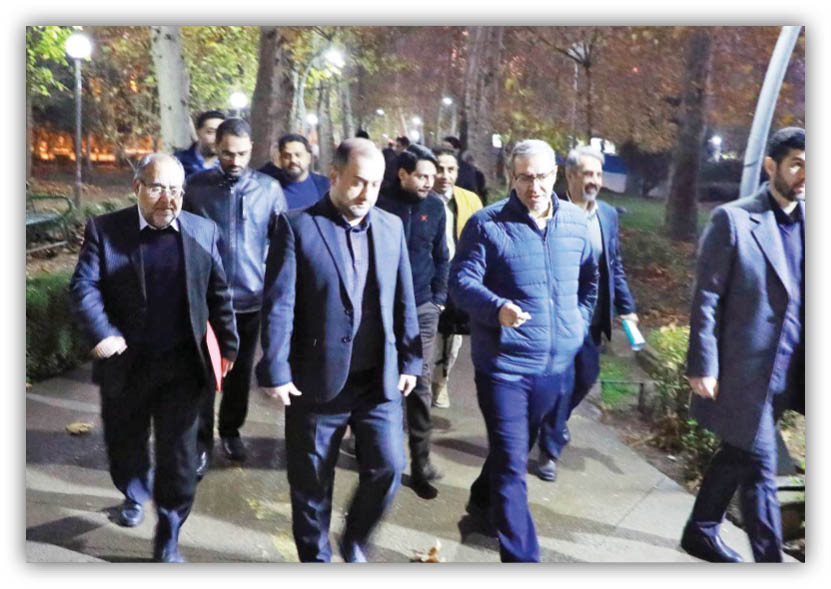 پایان چادرخوابی کنار بیمارستان