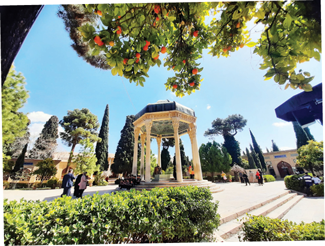 متروی شیراز از آرامگاه حافظ عبور کرد