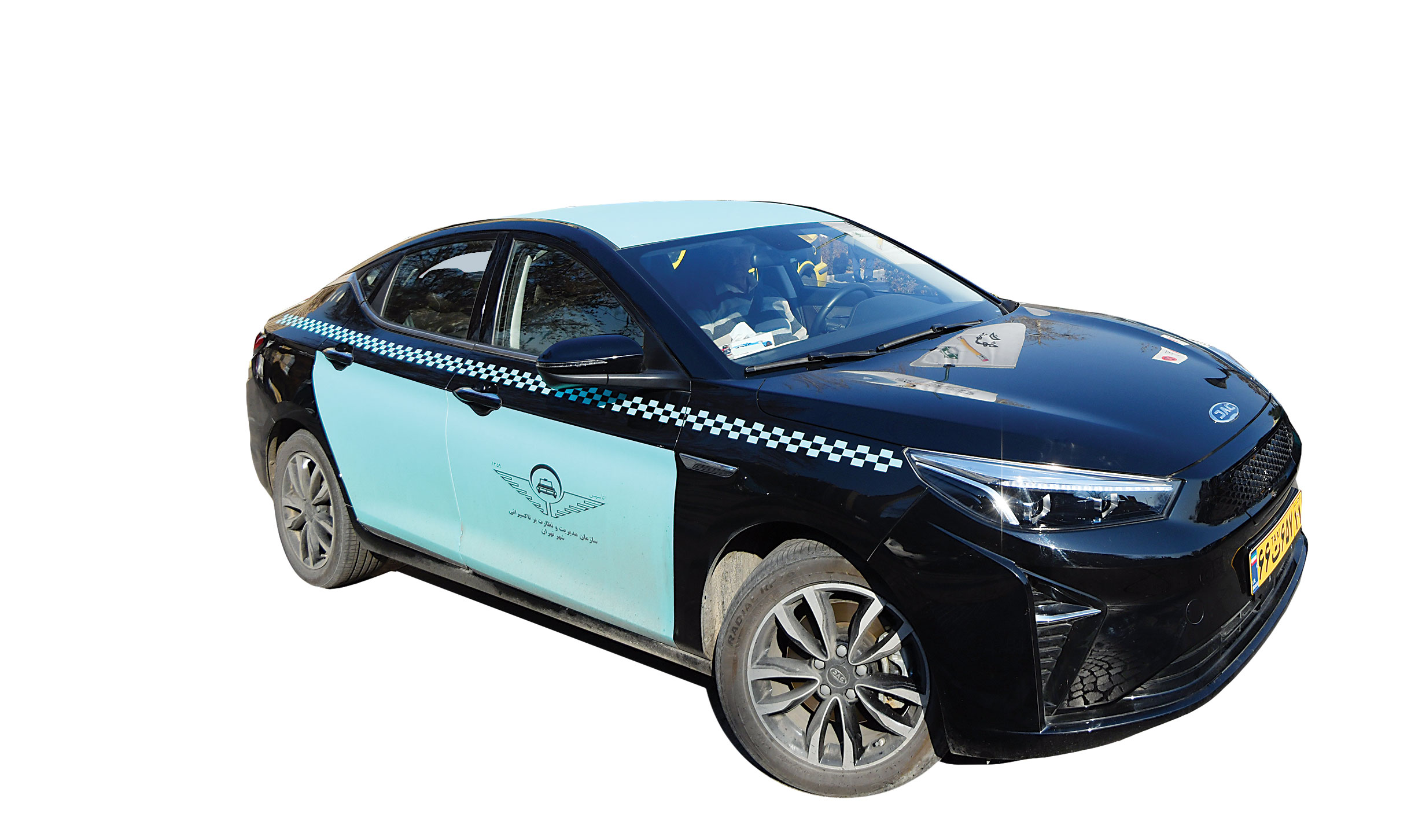 تردد با برقی‌ها در خیابان پانزده‌خرداد