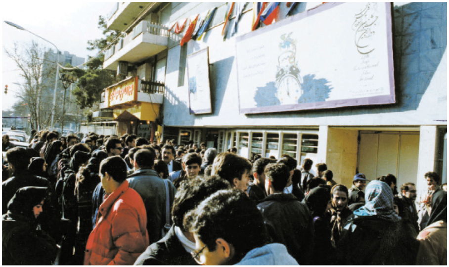 سینما عصر جدید صف‌های طولانی و دیگر هیچ...