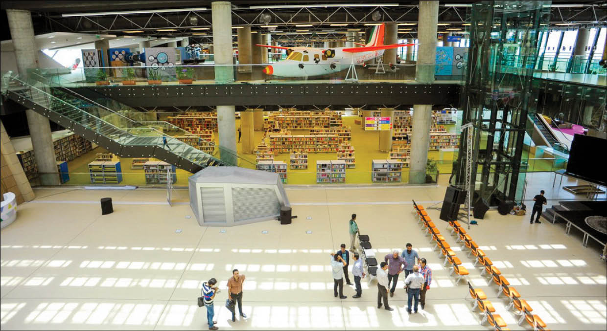 شادی در پاتوق‌های گردشگری شهر