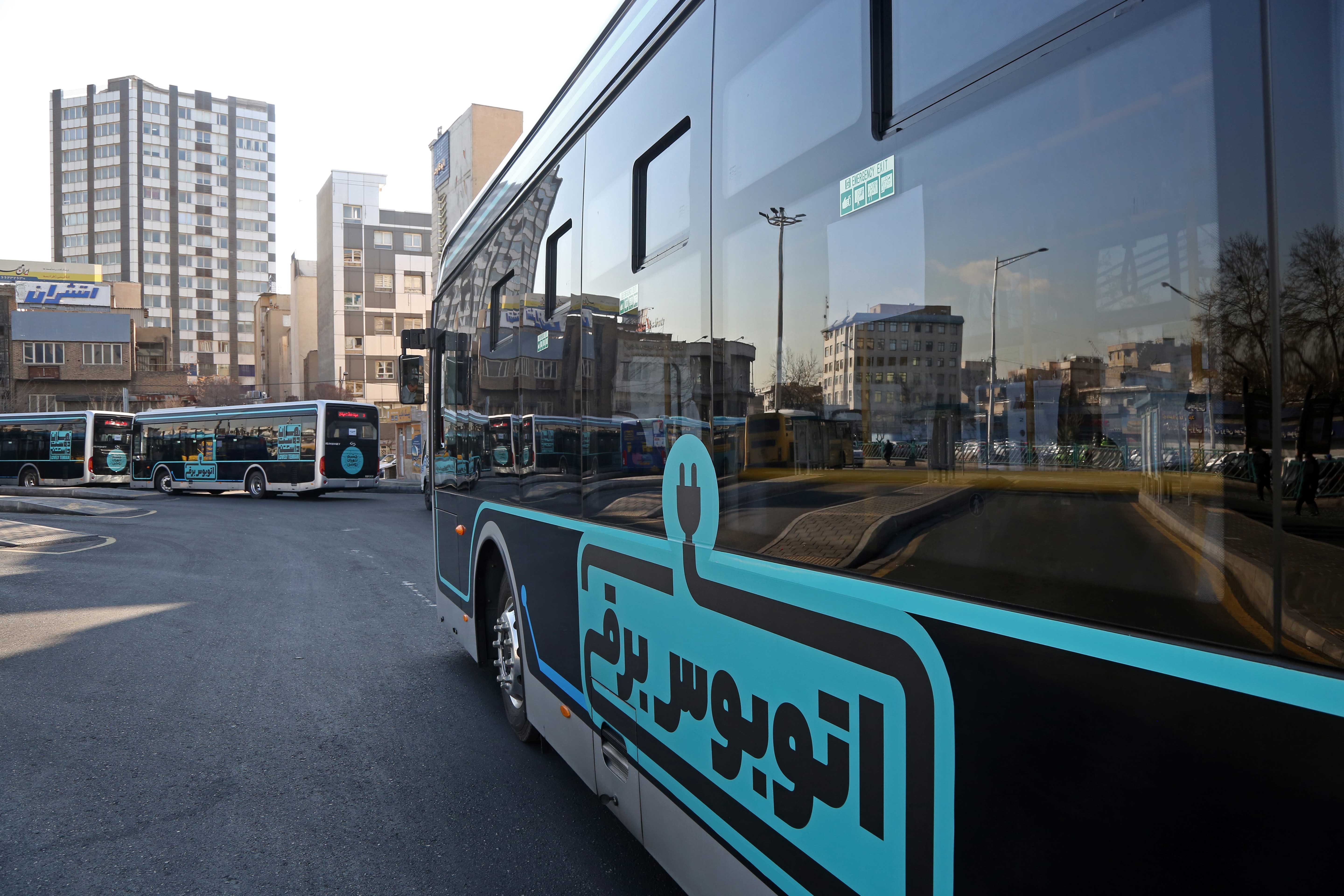 تردد درمرکز شهر با اتوبوس‌های برقی