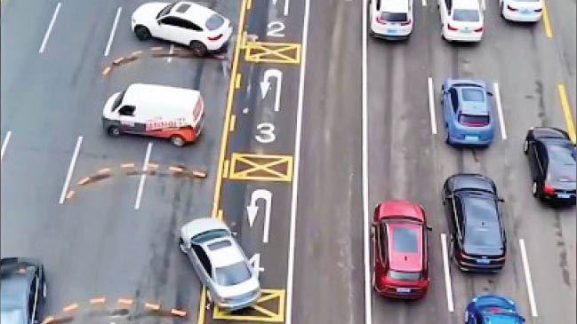 چرخش 180درجه‌ای در بزرگراه