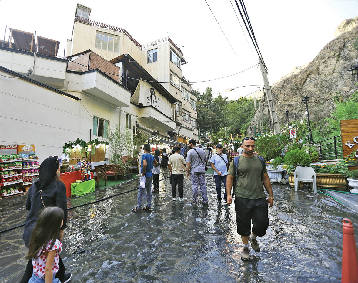 برخی خیابان‌های پایتخت در بهار دیدنی هستند