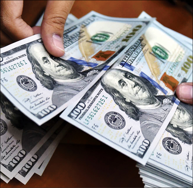 ۳۳ میلیارد دلار مازاد ارزی داریم