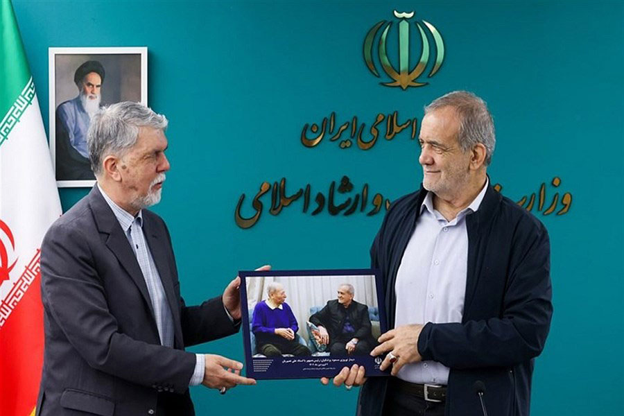 بازدید سرزده رئیس‌جمهور از وزارت ارشاد