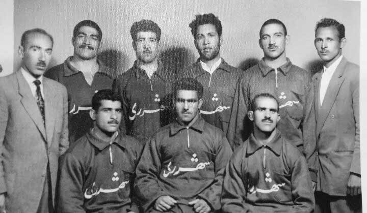 حاج‌حسین در حاشیه شهر به‌دنبال استعدادها می‌گشت