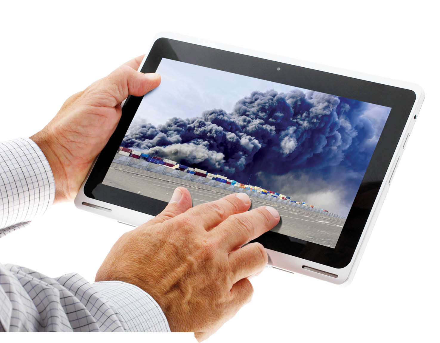 ایستاده میان توفان اخبار