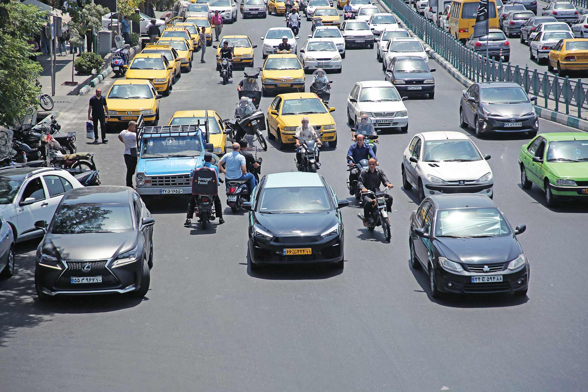 همراهی مدیریت شهری با تغییر ساعت کار اداره‌ها