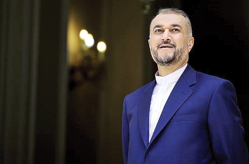 خودمانی و بی‌تکلف