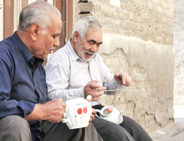 چینی ‌بند زن اومده