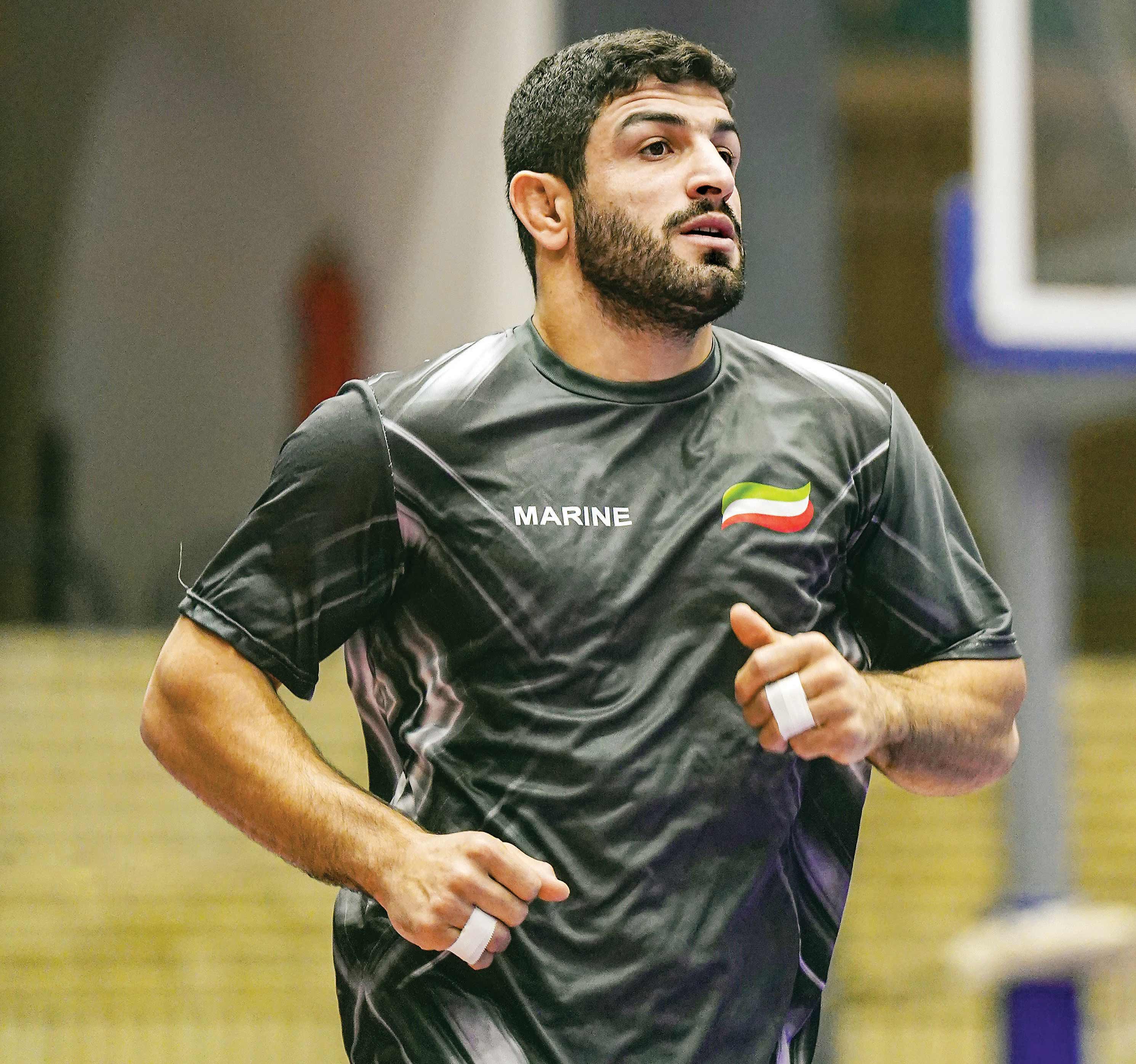 دوبنده یزدانی بر تن قاسم‌پور