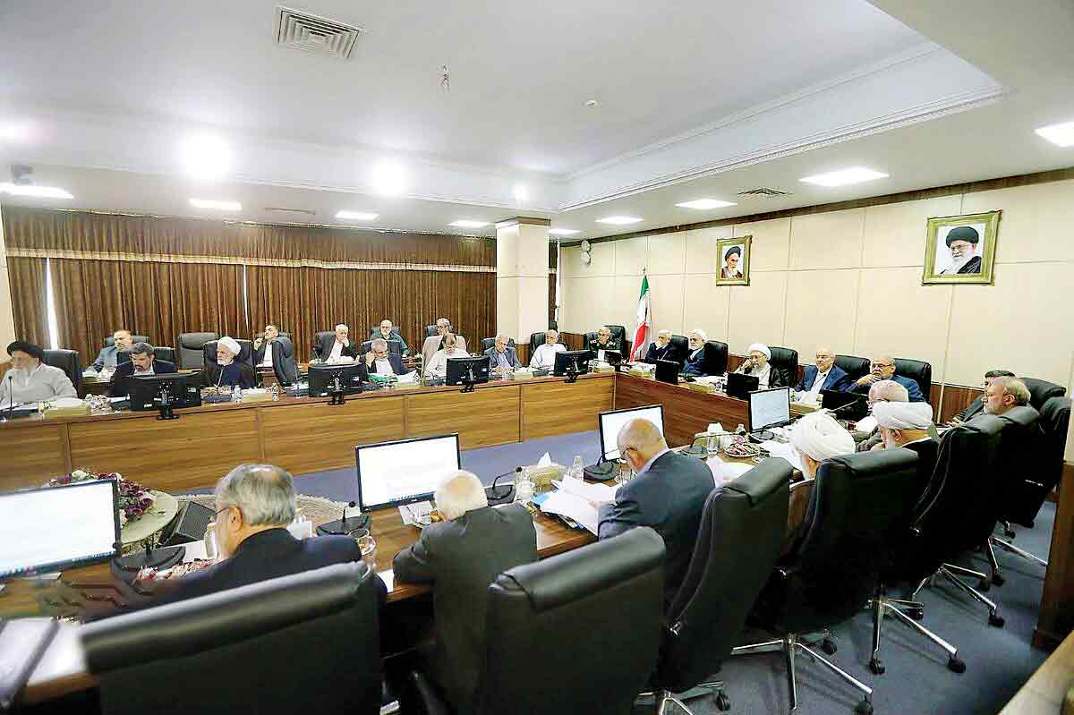 لوایح جنجالی در خط پایان