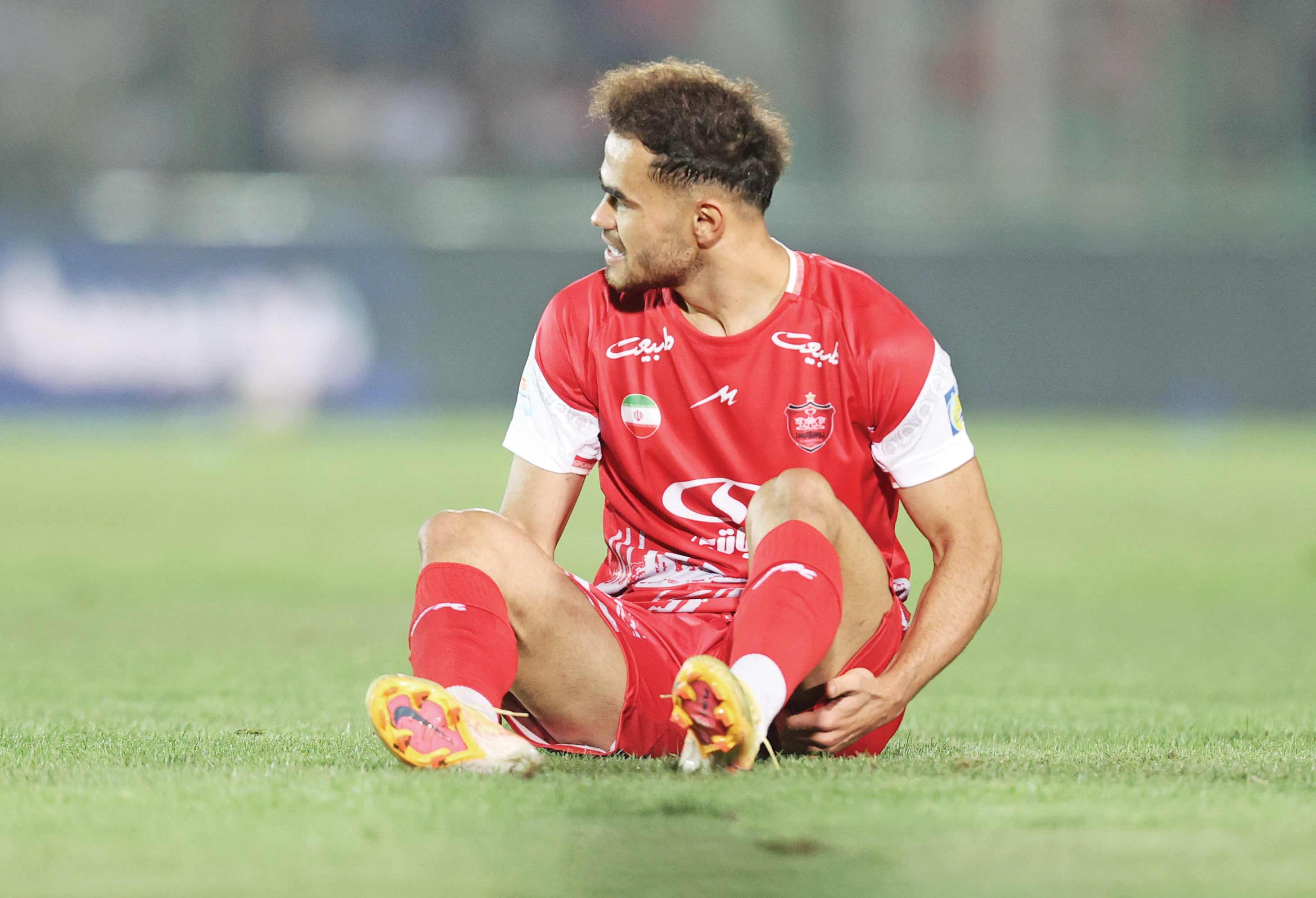 اوستون مصدومف!